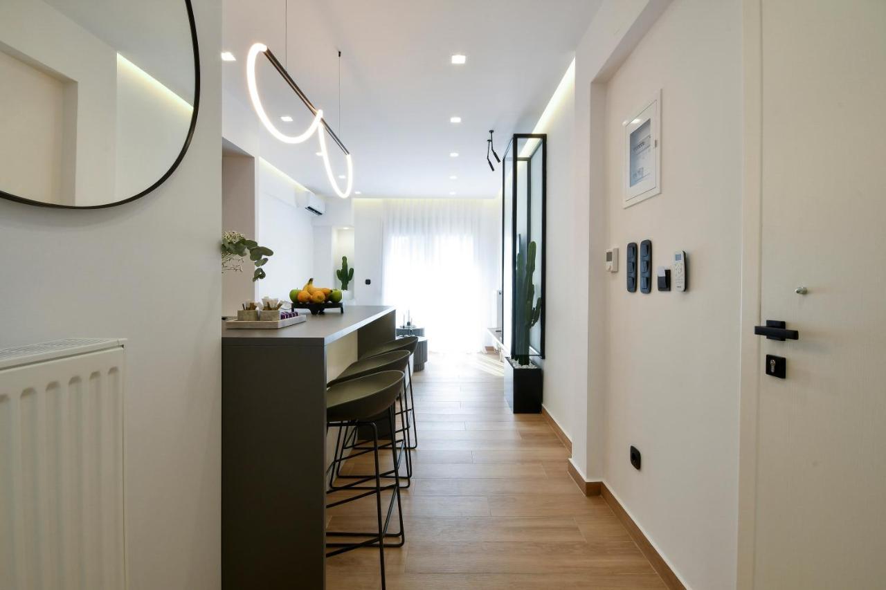 Luxury Downtown Apartment C2 テッサロニキ エクステリア 写真