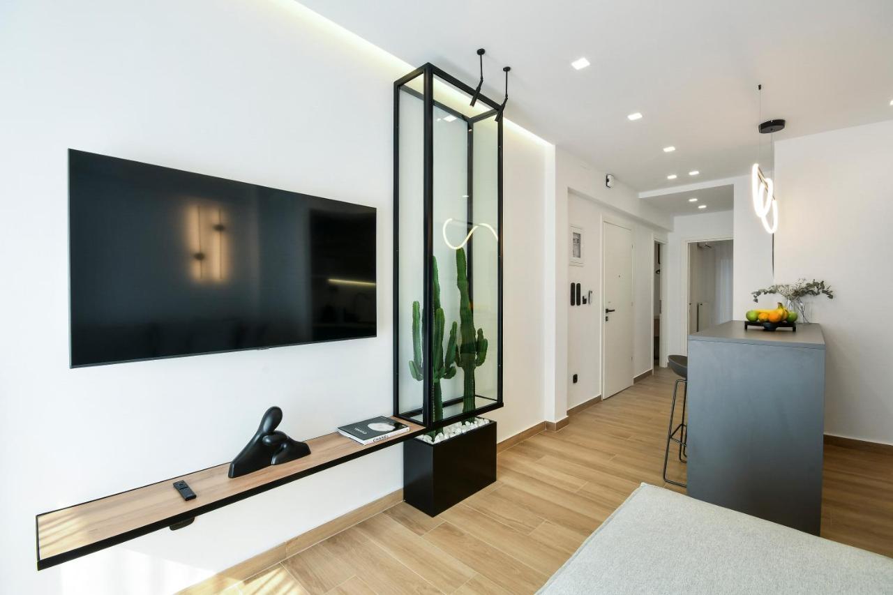 Luxury Downtown Apartment C2 テッサロニキ エクステリア 写真